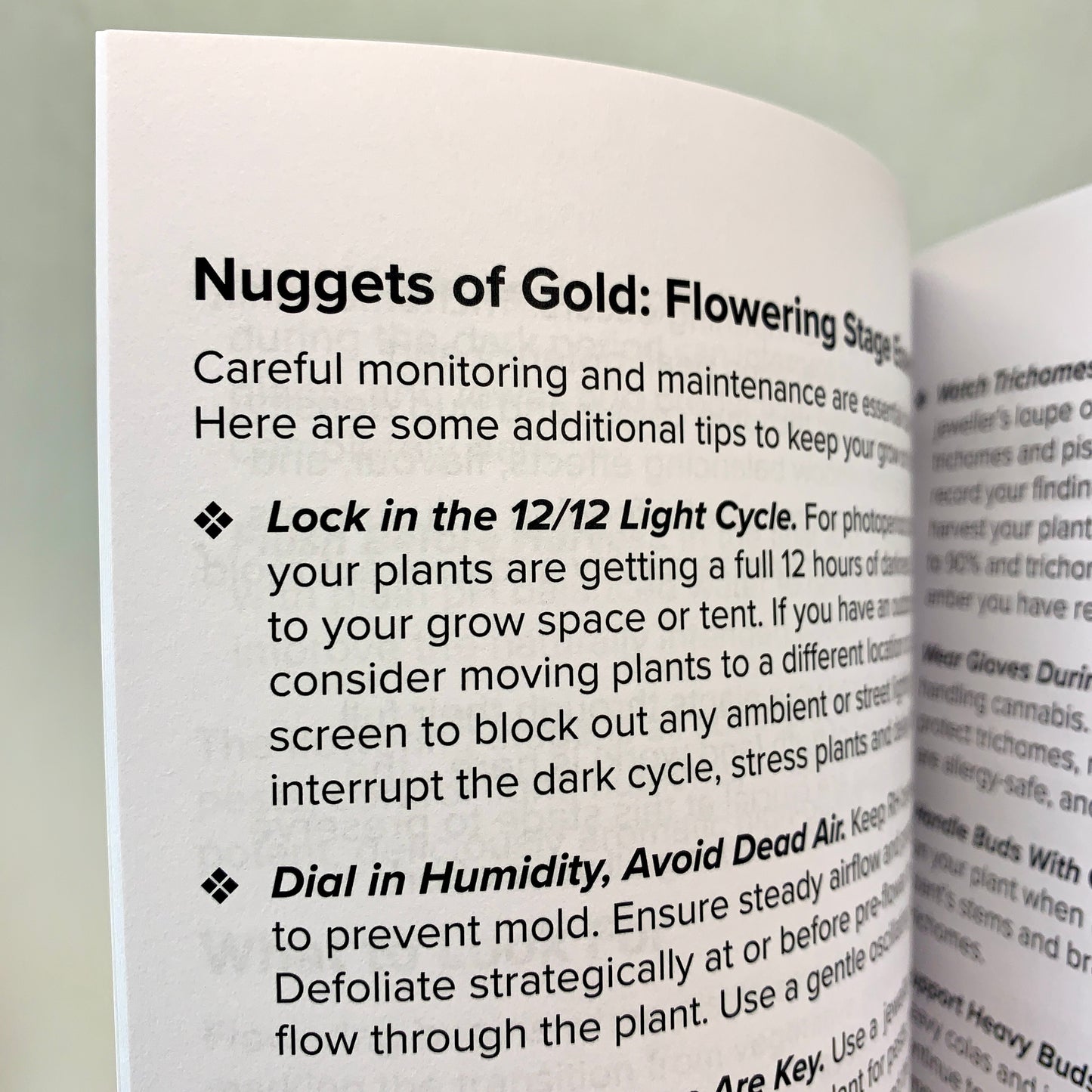 Record your plant bloom conditions, nutrients, and canopy care to maximize flower quality and yield.